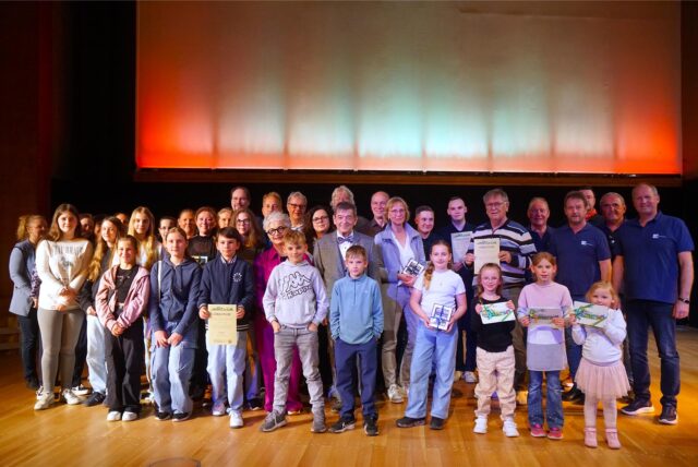 Gruppenbild der Preisverleihung.