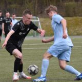 Jakob Kretschmann (vorn, schwarzes Trikot), hier bei einem Einsatz in der ersten Mannschaft, traf bei den A-Junioren per Elfmeter zum 2:2 gegen DJK SF Datteln.
