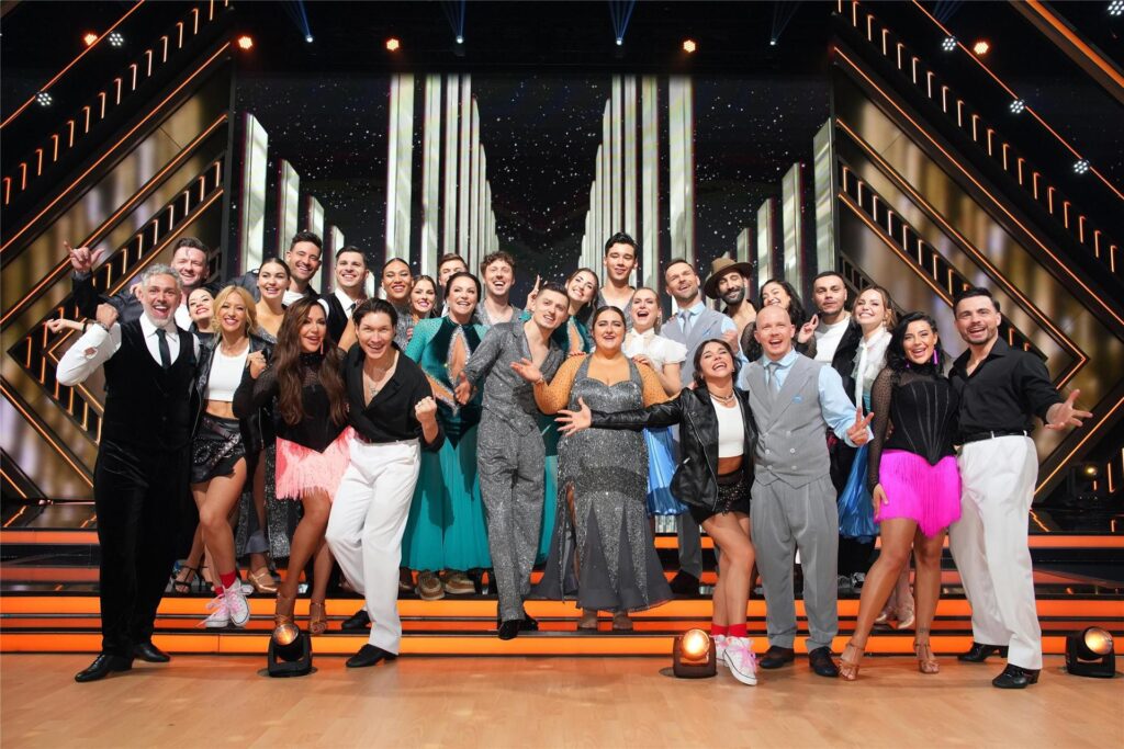 Teilnehmer und Profitänzer von Let's Dance 2025. Teilnehmer und Profitänzer von Let's Dance 2025.