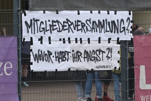 Dieses Banner war am Sonntag beim 3:0-Sieg gegen Vreden auf der Jule-Ludorf-Sportanlage der Spvgg. Erkenschwick zu sehen.