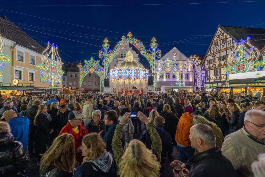 Der Marktplatz bei der Festa Italiana 2023. 