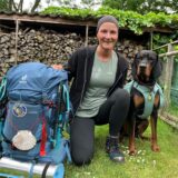 Bea von Schaewen und ihr Hund Milo aus Dortmund-Eving sind startklar für ihre Wanderung nach Rom – 2300 Kilometer.