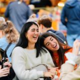 Besucherinnen des Westparkfestes 2025 in Dortmund