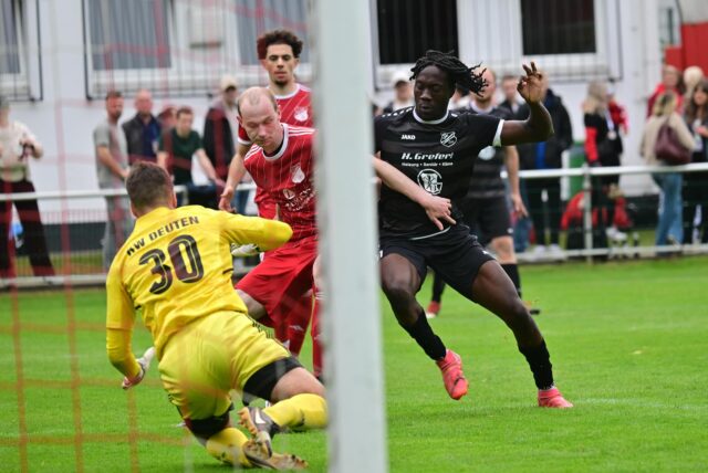 Im Livestream: Das Kreispokal-Finale wird zum Dorstener Derby zwischen SV Rot-Weiß Deuten und SV Dorsten-Hardt. Gespielt wird im Evonik Sportpark in Marl.