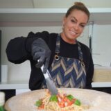 Bei der Pasta Queen gab es Pasta aus dem Käselaib mit verschiedenen Toppings.