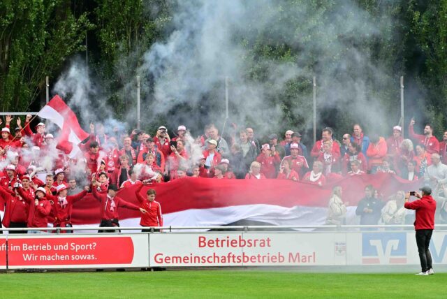 Fans des SV RW Deuten beim Kreispokalfinale 2025