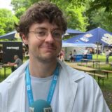 Vincent Rastfeld steht auf dem Westparkfest 2025 am Samstag 31.05.2025.