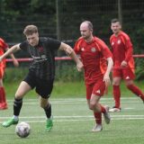 Dawid Lewandowski (am Ball) und der SuS Merklinde müssen nach der Niederlage gegen den VfB Börnig in ein Entscheidungsspiel um den Klassenerhalt.