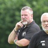 Das war nichts: Sascha Hippler verschiedet sich mit einem 2:7 in Herten und dem Abstieg in die Kreisliga B in Richtung FC Leusberg.