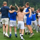 Der FC Frohlinde III feiert die Meisterschaft