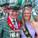 Hannah Peters aus Lavesum an der Seite ihres Schützenkönigs Maik Gerding.