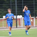 Luis Schäfer (l.) trug mit zwei Toren zum wichtigen 4:3-Auswärtssieg des VfB Waltrop bei Firtinaspor Herne bei.