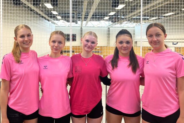 Fünf Volleyballerinnen der DJK Sportfreunde Datteln nahmen am Sichtungstraining für die DJK-Auswahl teil. Mia Döweling (2.v.l.) hat den Sprung in den Kader geschafft.
