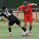 Das Rückspiel in der Kreisliga A gewann der SuS Merklinde (rote Trikots) mit 5:4 gegen den RSV Holthausen.