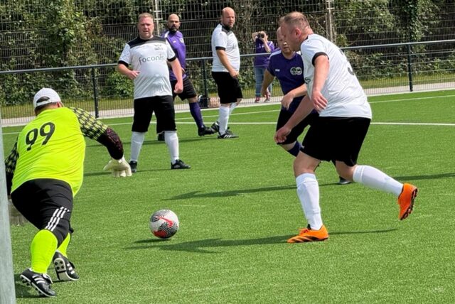 An Vikings-Keeper Christian Puhl (l.) war für die Giant-Oaks kein Vorbeikommen.