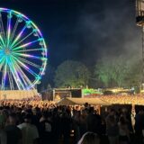 Ansicht des Waltroper Parkfests bei Nacht.