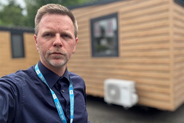 Reporter Tobias Weckenbrock nach der Bürgerveranstaltung über die Pläne der Stadtverwaltung für die „Rütgerssiedlung“ in Castrop-Rauxel.