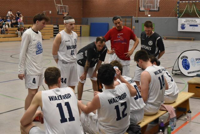 Die Basketballer des GV Waltrop kommen zum zweiten Mal nacheinander um den Abstieg in die Landesliga herum.