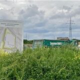 Die Bildmontage zeigt die Bauarbeiten im „Dicken Dören“ neben Stadtplanungsdezernentin Jeanette Sebrantke.