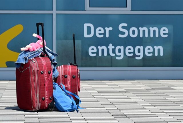Die Vorfreude auf den Urlaub ist groß – bis stundenlange Verspätungen an den Nerven zehren. (Archivbild)