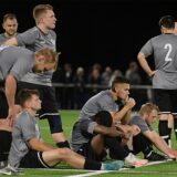 Gesenkt Köpfe bei SW Röllinghausen II: Die Recklinghäuser steigen nach der Niederlage im Entscheidungsspiel gegen den VfB Waltrop II in die Kreisliga C ab.