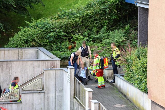 Der Beschuldigte klagte über ein Schwächegefühl, weswegen der Krankenwagen anrückte.