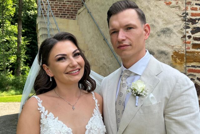 Es ist Liebe: Marina und Marvin Dodt am Schloss in Sythen.