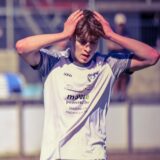 Arian Schuwirth und Dennis Kurtoglu sind nach einer vergebenen Chance verzweifelt.