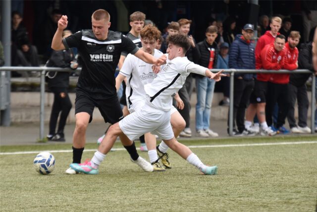 Die besten Fotos vom entscheidenden Spiel um den Staffelsieg in der Kreisliga A2 der A-Junioren zwischen Teutonia SuS Waltrop und SG Suderwich in unserer Galerie.