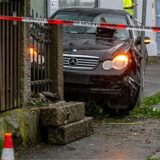Ein Auto ist in Passau in eine Menschengruppe gefahren.
