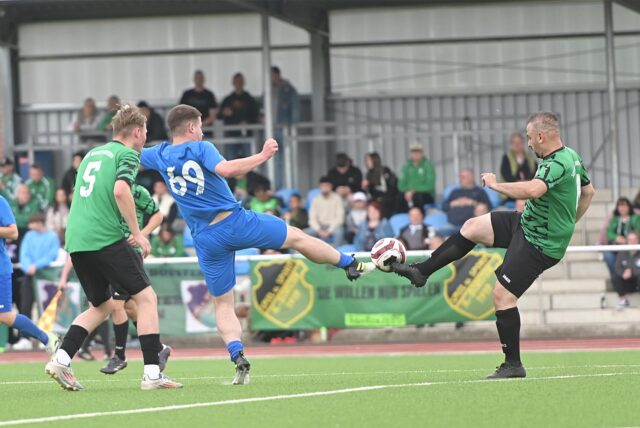 Muhammed Acar im Zweikampf um den Ball