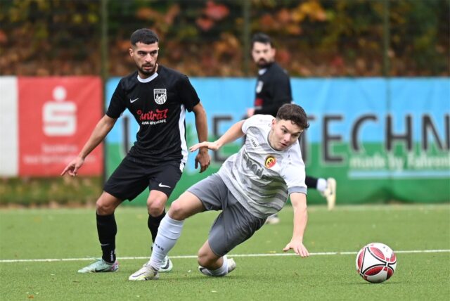 Lennard Isensee (r.), hier bei einem Einsatz im Kreisliga-A-Team, verlässt die Spvgg. Erkenschwick und hat bereits einen neuen Verein gefunden.