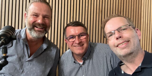 von links: Andreas Weidner, Oliver Prause und Stefan Korte schauen in die Kamera.