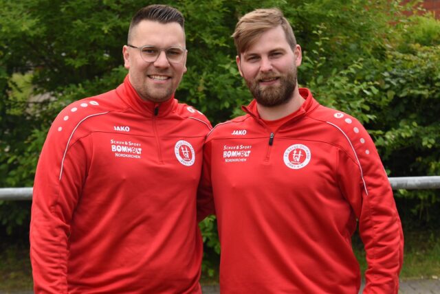 Etienne Wunder (l.) und Max Distelkamp freuen sich auf die Zusammenarbeit beim FC Spvgg. Oberwiese.