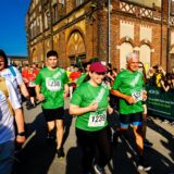 Läufer kurz nach dem Start beim Firmenlauf in Oer-Erkenschwick.