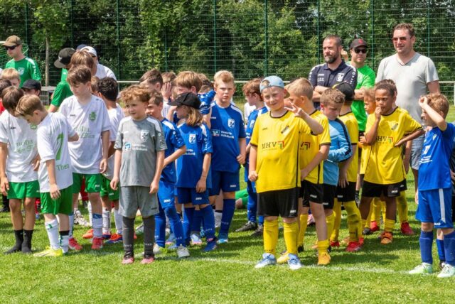 Bei hochsommerlichen Temperaturen flitzten die Junioren aus Haltern, Marl, Dorsten und Co. beim Bosse-Cup 2025 mit voller Begeisterung über den Platz – neben etlichen Gewinnern gab es viele strahlende Gesichter.