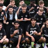 Die U17 der Spvgg. war froh, dass der Klassenerhalt geschafft wurde.