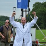 Stephan Speikamp vom Schützenverein Lippramsdorf in Haltern jubelt nach seinem Siegtreffer