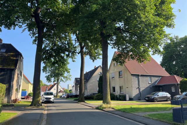 Blick auf einige Wohnhäuser am Finkenweg in Herten.