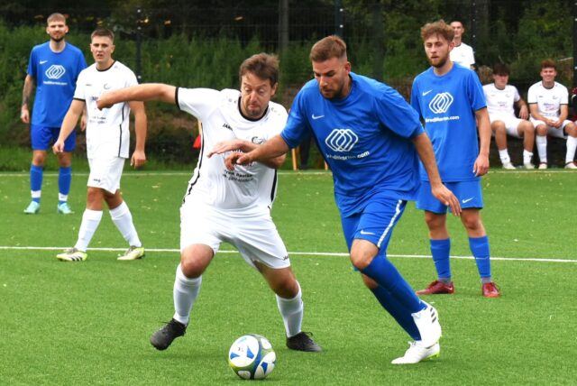 Bleibt der DJK Sportfreunde Datteln erhalten: Routinier Thomas Peveling (l.) hängt ein Jahr dran.