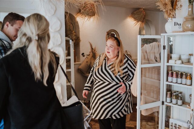 Silke Bauroth in ihrem Geschäft Silk and Magnolia in Dorsten