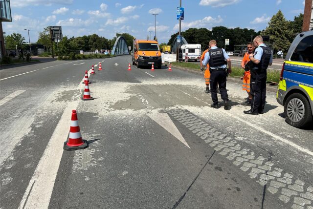 Die B 224 (Borkener Straße)  in Dorsten wurde am Mittwochnachmittag in Fahrtrichtung Innenstadt gesperrt.