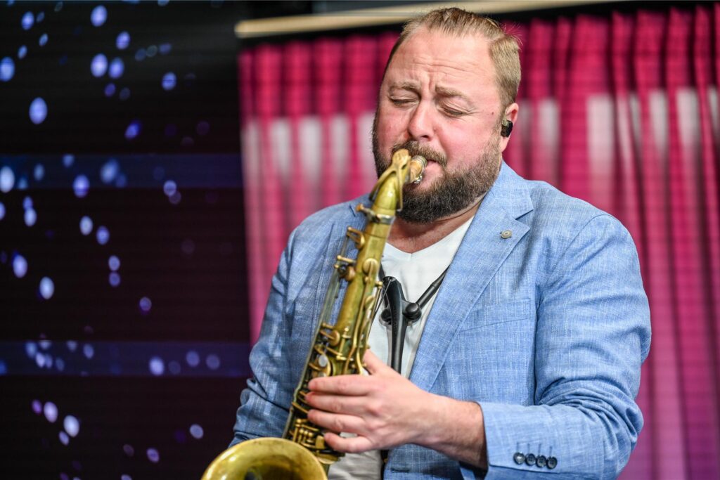 Ein Saxofonist bei „Celebrating Democracy“ in Dortmund.