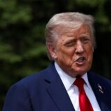US-Präsident Donald Trump spricht auf dem G7-Gipfel zu den Medien.