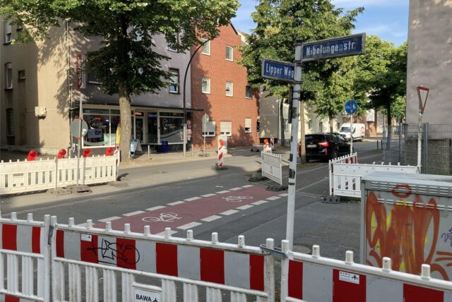 Eine Baustelle an der Ecke Lipper Weg/Nibelungenstraße in Marl.