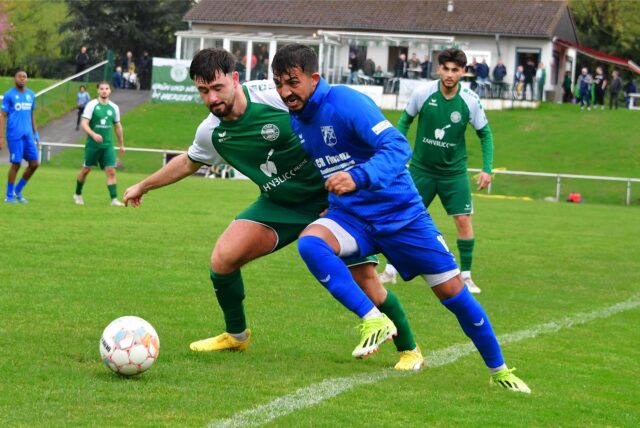 Von den Spielern des SV Sodingen, die in der abgelaufenen Saison noch gegen Wacker Obercastrop mit Elvis Shala (r.) spielten, blieben nur zwei übrig für die neue Landesliga-Mannschaft.