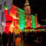 Besucher beim Winter-Feierabendmarkt in Haltern am See