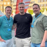 Michael Esser mit zwei Ruhr Nachrichten-Redakteuren beim Stadtfest „Castrop kocht über“ in Castrop-Rauxel