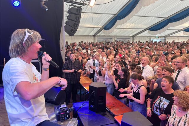 Mickie Krause im Festzelt beim Gilde-Schützenfest in Haltern am See am 20.6.2025