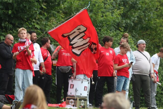 Fans von RW Unna in Erle.